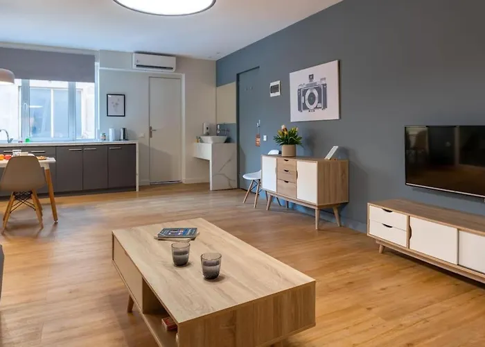 Central, Spacious Studio 5 Min Walk To Acropolis