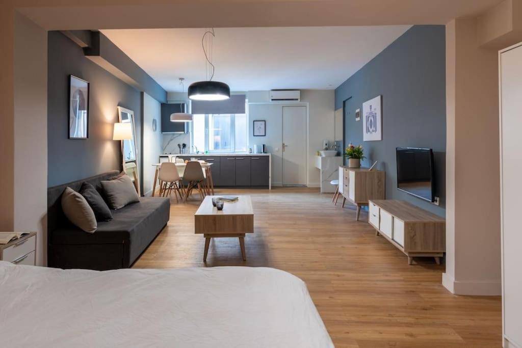 Central, Spacious 5 Min Walk To Acropolis Appartement Athènes
