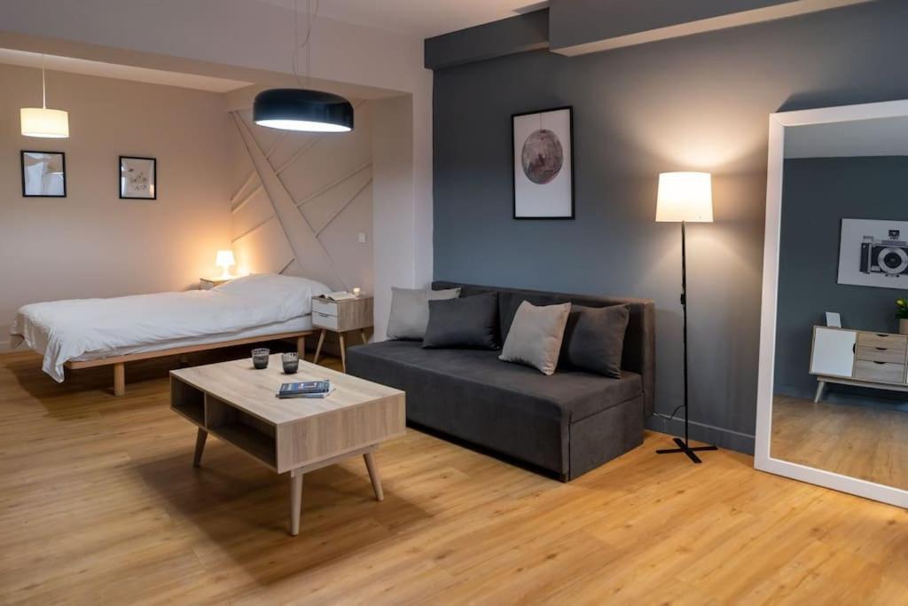 Central, Spacious 5 Min Walk To Acropolis *