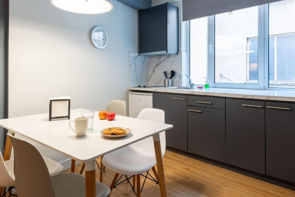 Central, Spacious 5 Min Walk To Acropolis Athènes