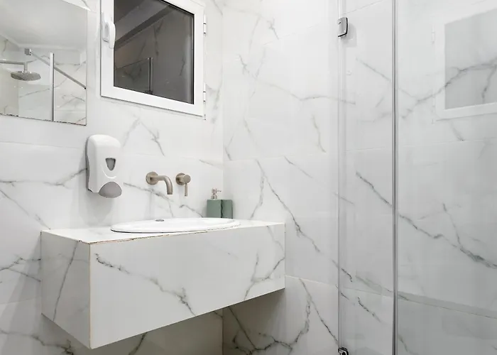 Central, Spacious Studio 5 Min Walk To Acropolis