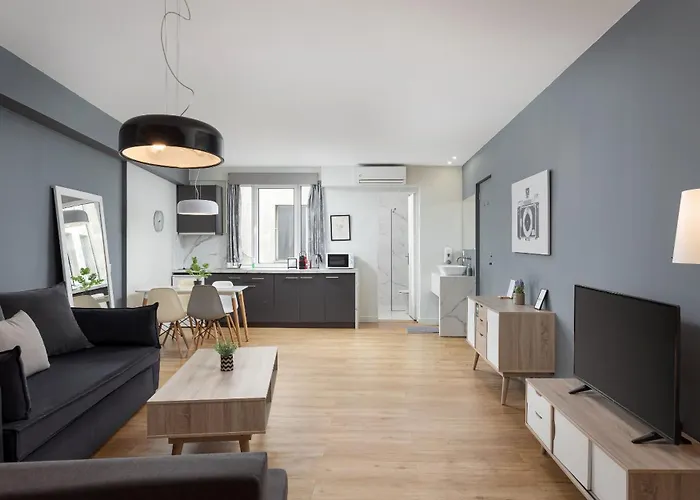 Central, Spacious Studio 5 Min Walk To Acropolis