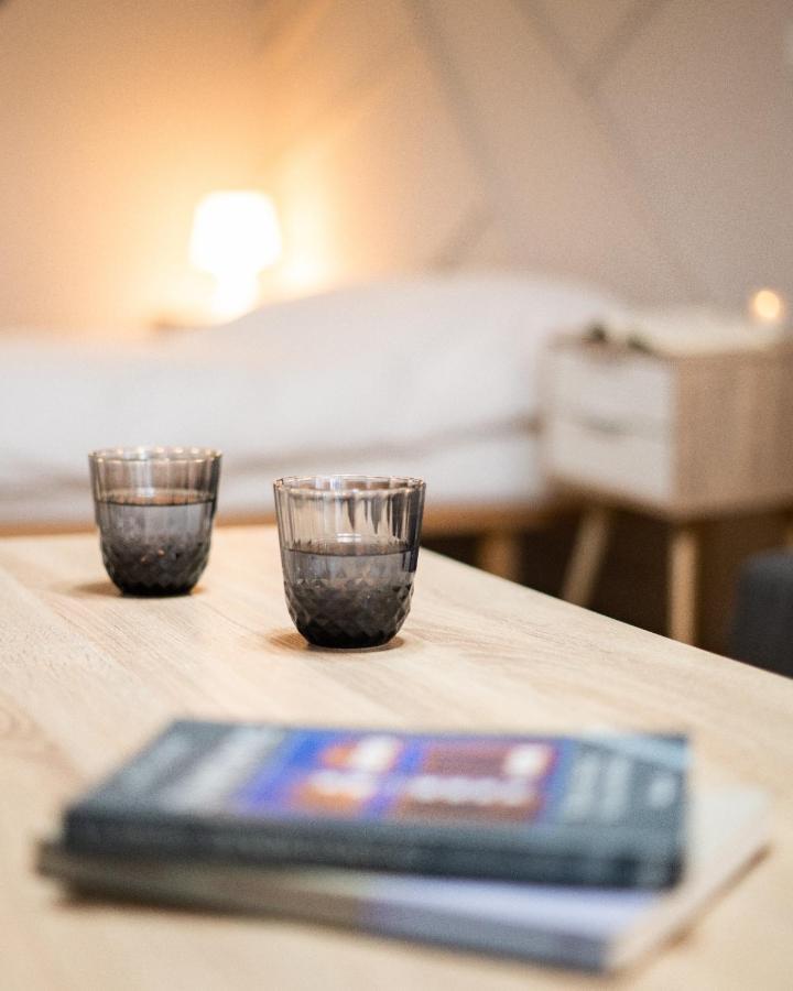 Central, Spacious 5 Min Walk To Acropolis Appartamento Atene