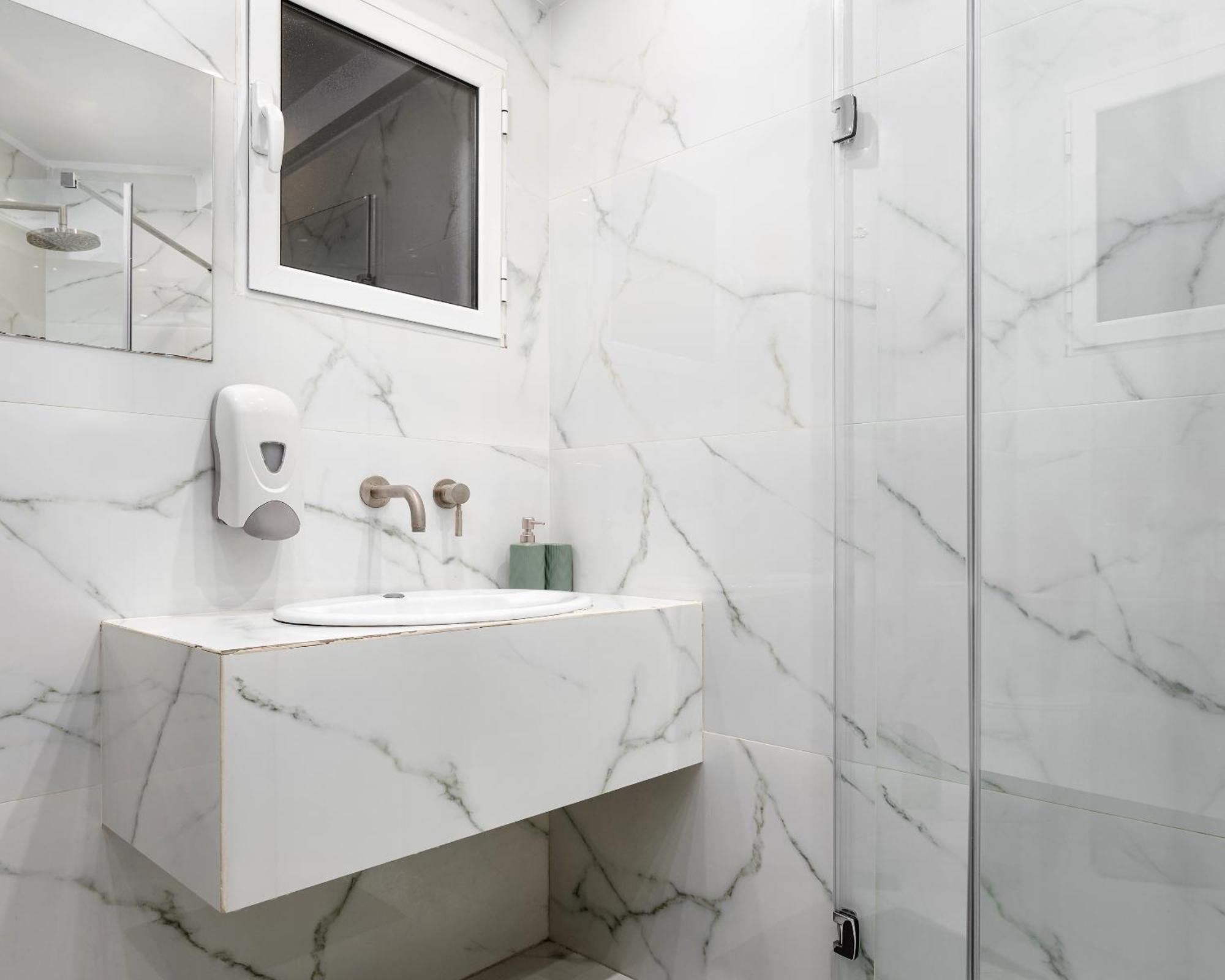 Central, Spacious 5 Min Walk To Acropolis * Atene